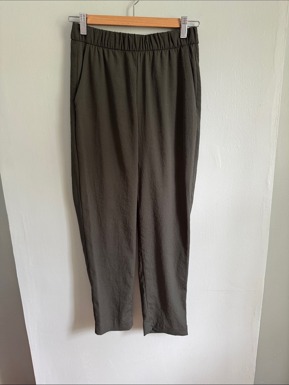 H&M Women's Trousers in Dark Olive